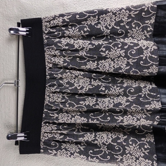 Joe B by Joe Benbasset Black Jacquard Damask Paisley Lace Pull On Mini Skirt - Picture 8 of 10